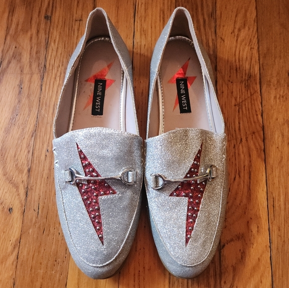 5/$100 SALE - Nine West Wild Girls Lightning Bolt Silver/Red Flat Loafer Shoes - Picture 10 of 14